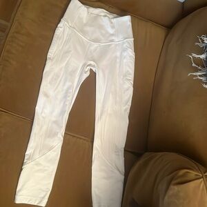 Lululemon All The Right Places 3/4 length Sz 4